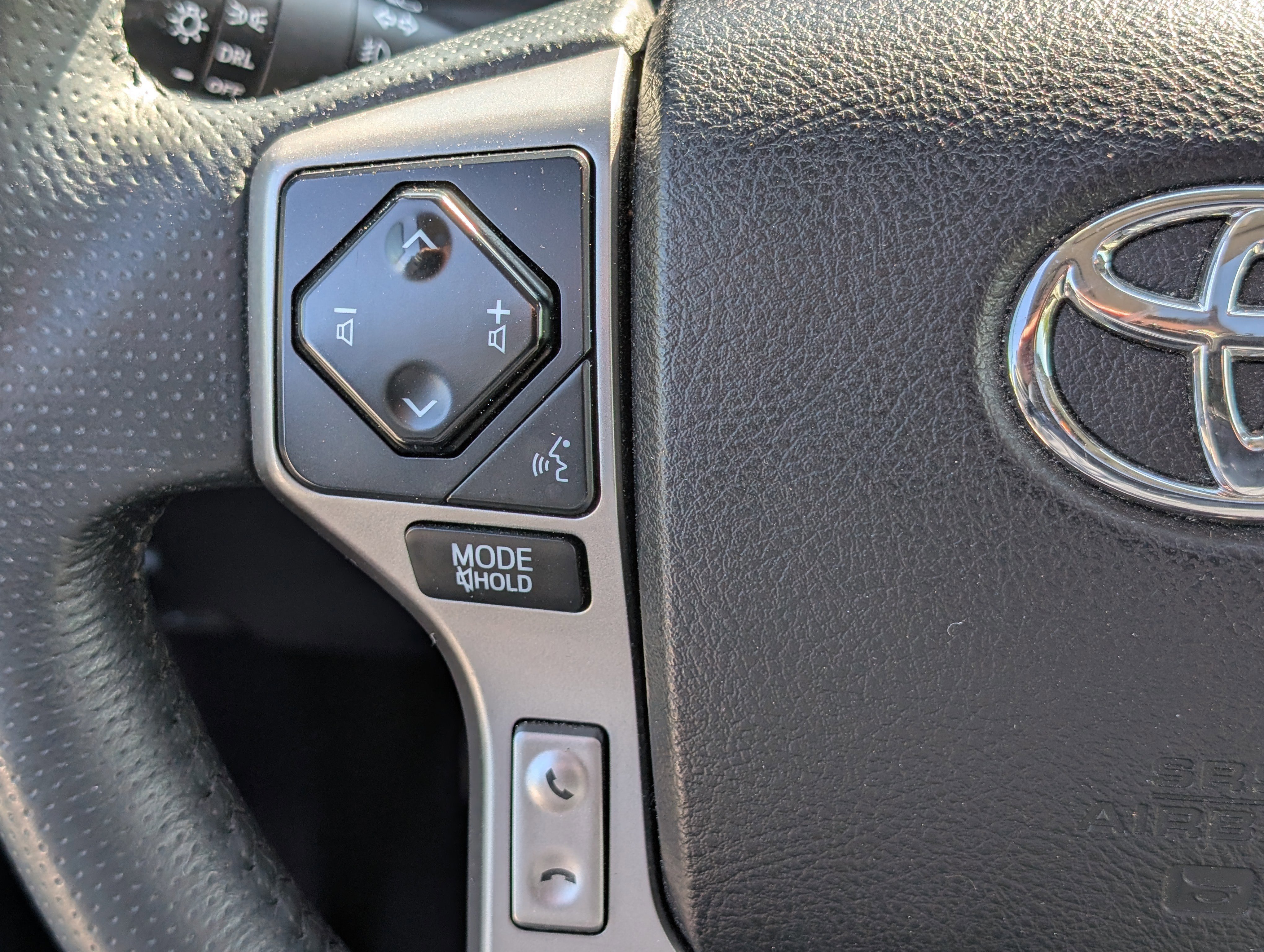 Used 2020 Toyota 4Runner SR5 Premium w/ Moonroof Package AWD/4WD image 26