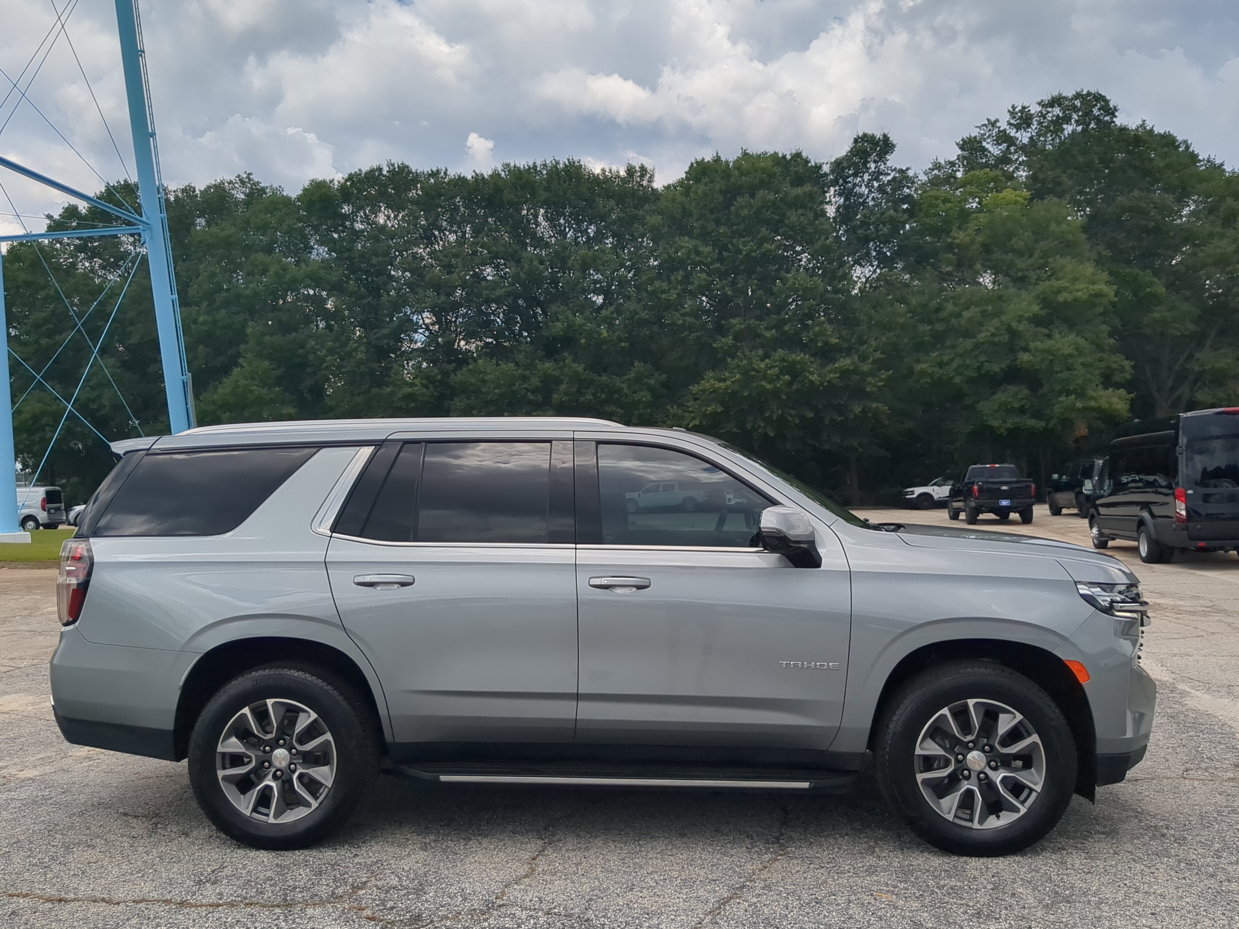 Used 2024 Chevrolet Tahoe LT w/ LT Signature Plus Package RWD image 2