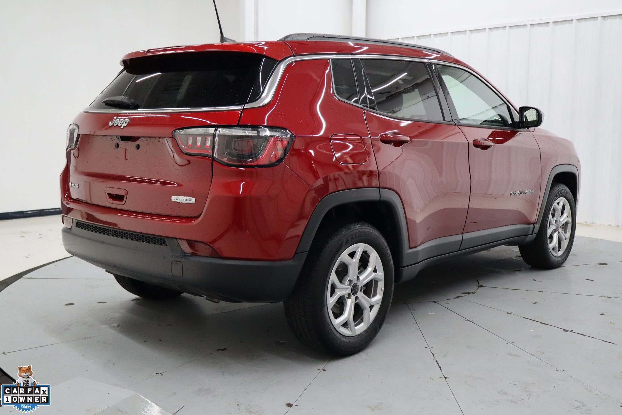 Used 2025 Jeep Compass Latitude image 4