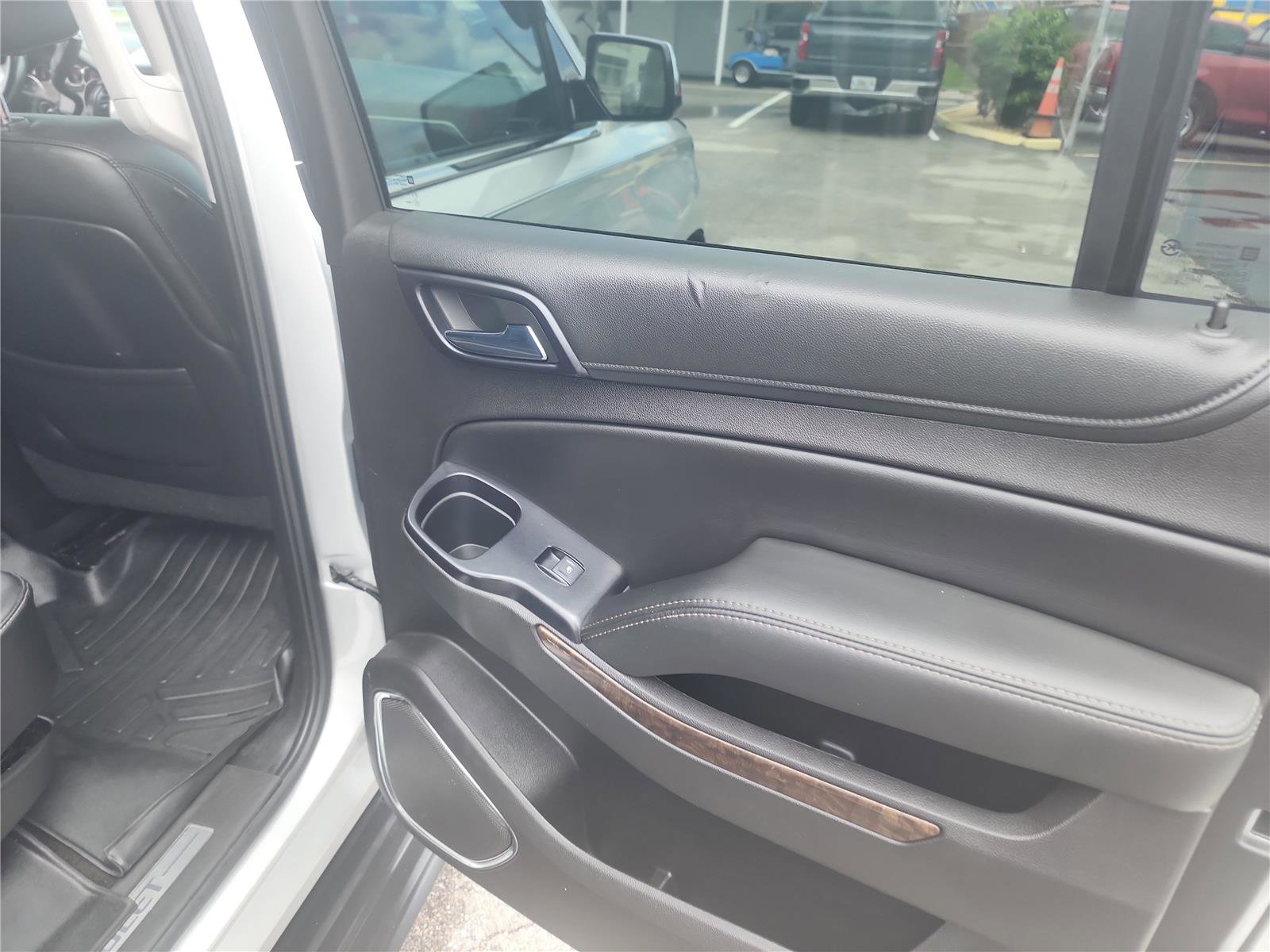 Used 2017 Chevrolet Suburban LS w/ All-Season Package RWD image 24