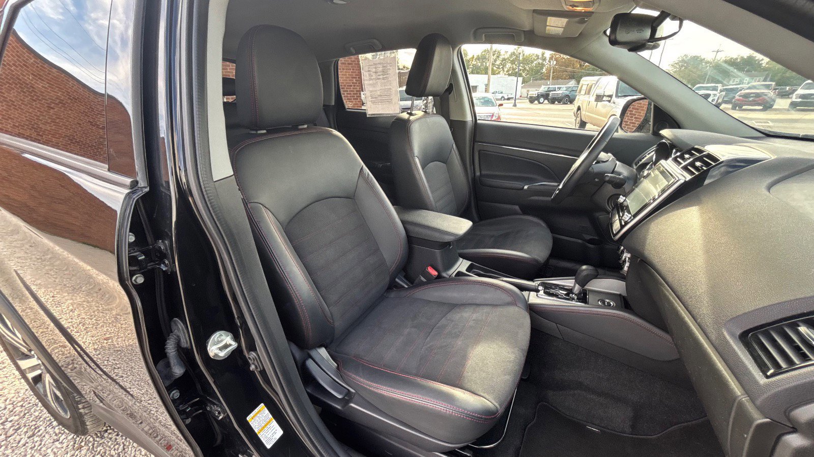 Used 2024 Mitsubishi Outlander Sport SE image 23