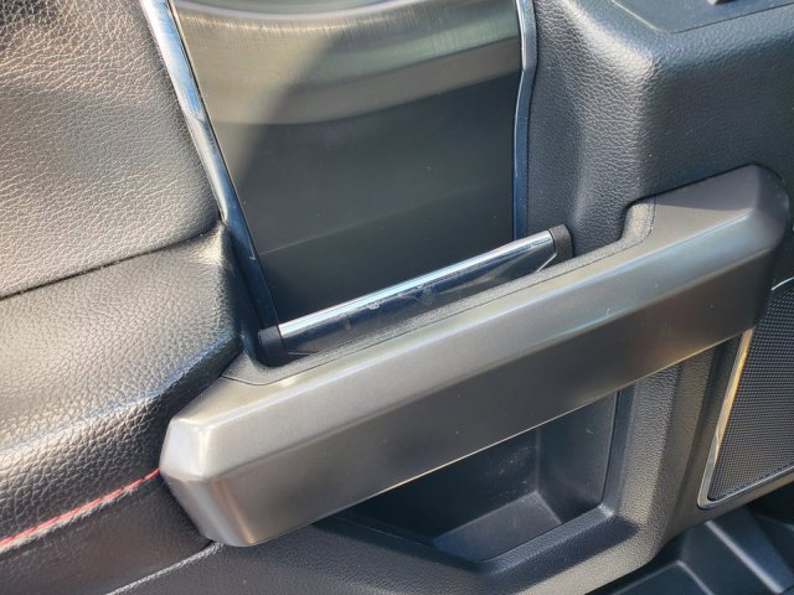 Certified 2019 Ford F150 Lariat image 13