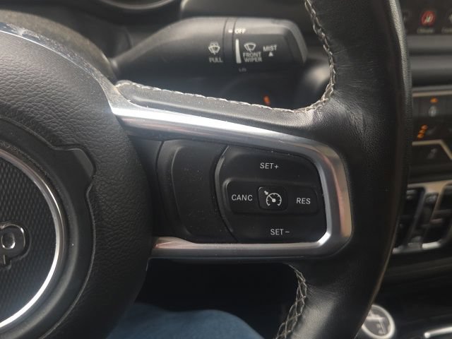 Used 2022 Jeep Gladiator Overland w/ LED Lighting Group AWD/4WD image 35