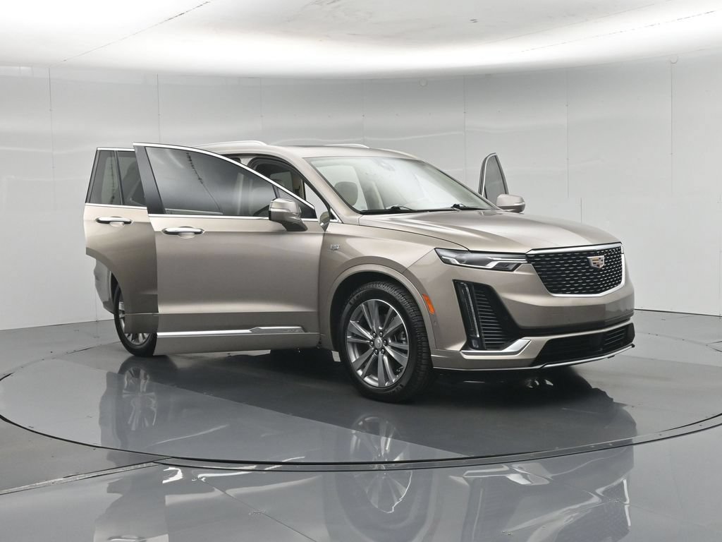 Used 2022 Cadillac XT6 Premium Luxury w/ Technology Package FWD image 37