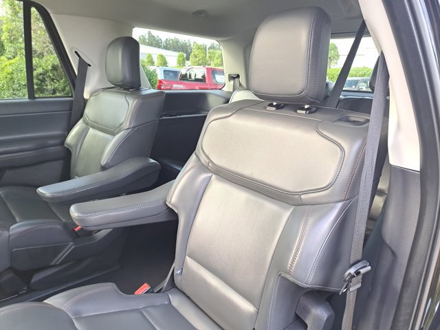 Certified 2025 Ford Expedition Active image 14