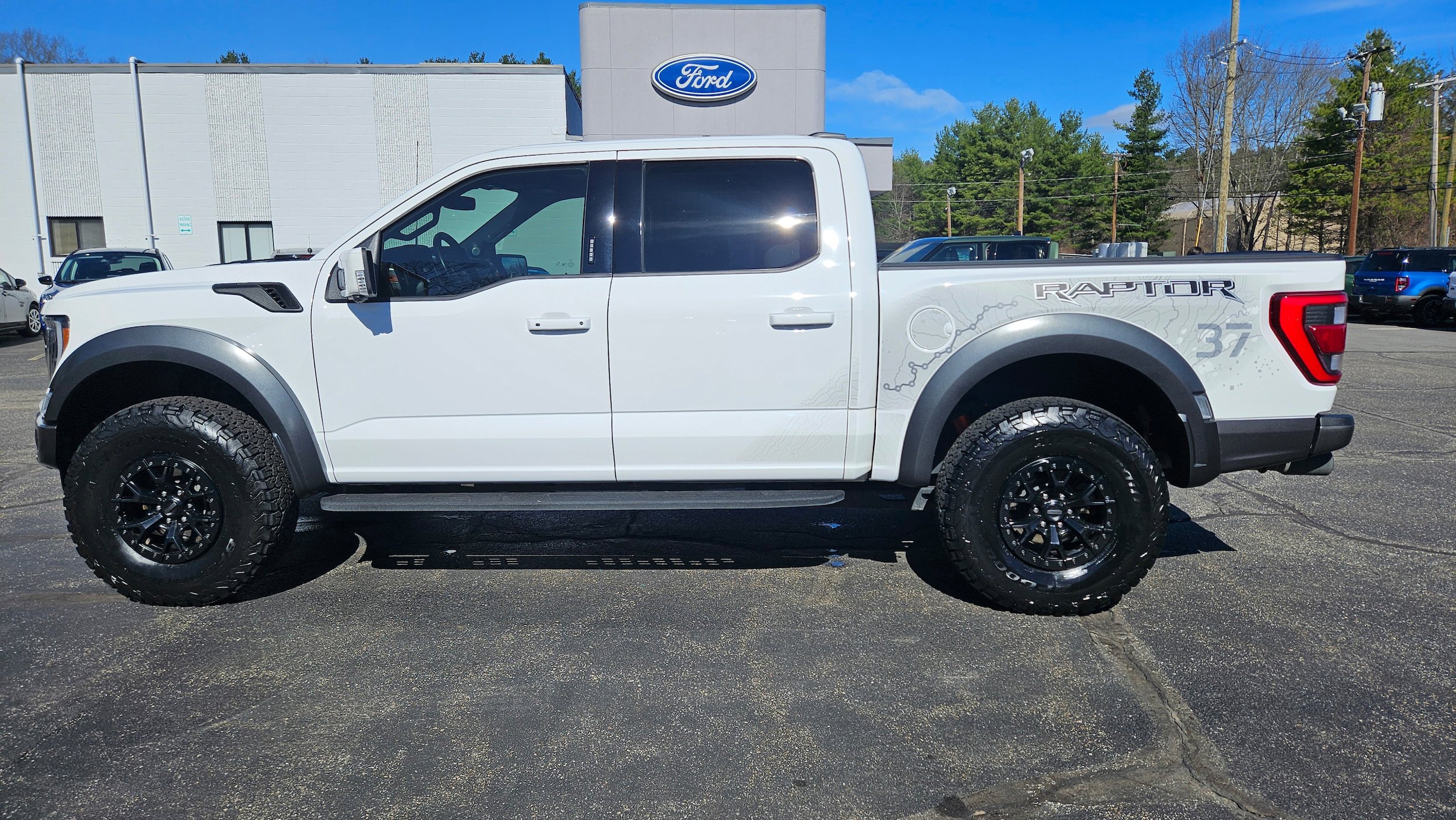 Certified 2023 Ford F150 Raptor w/ Raptor 37 Performance Package AWD/4WD image 5