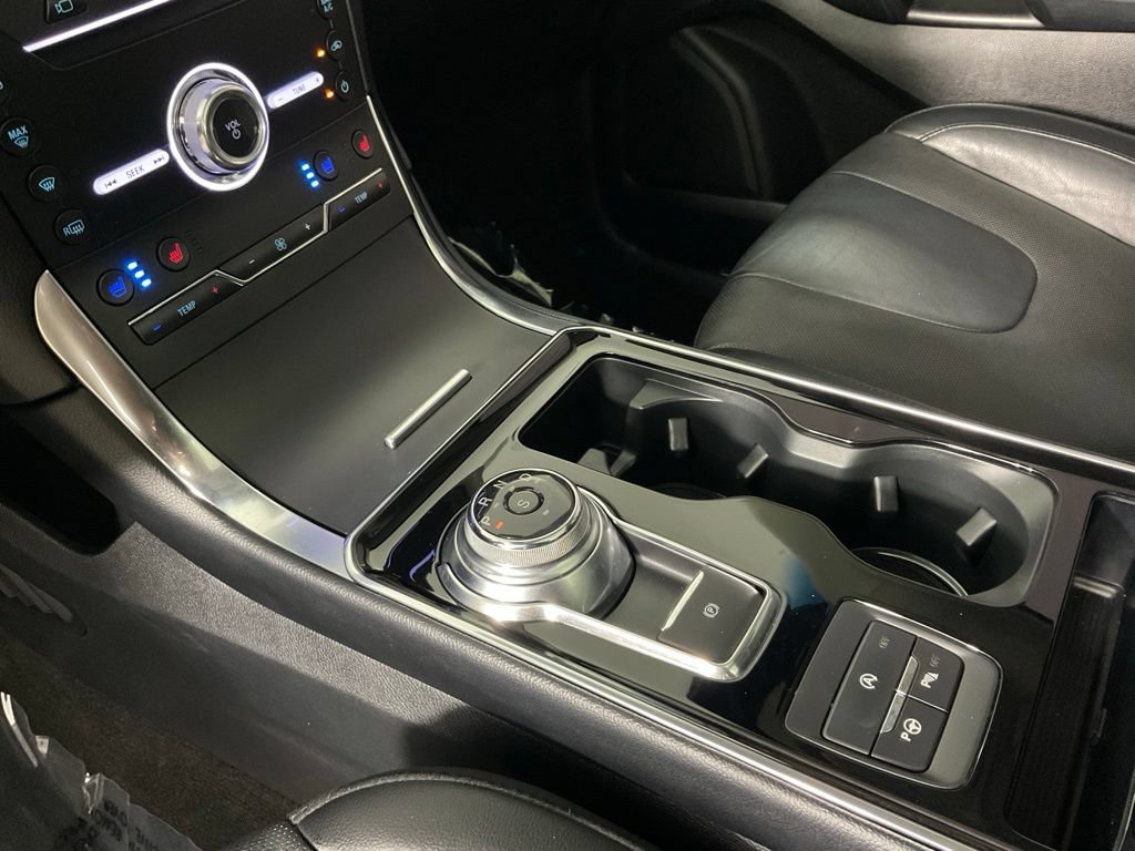 Certified 2019 Ford Edge Titanium w/ Equipment Group 301A FWD image 19