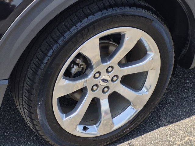 Certified 2020 Ford Explorer Platinum w/ Premium Technology Package AWD/4WD image 7
