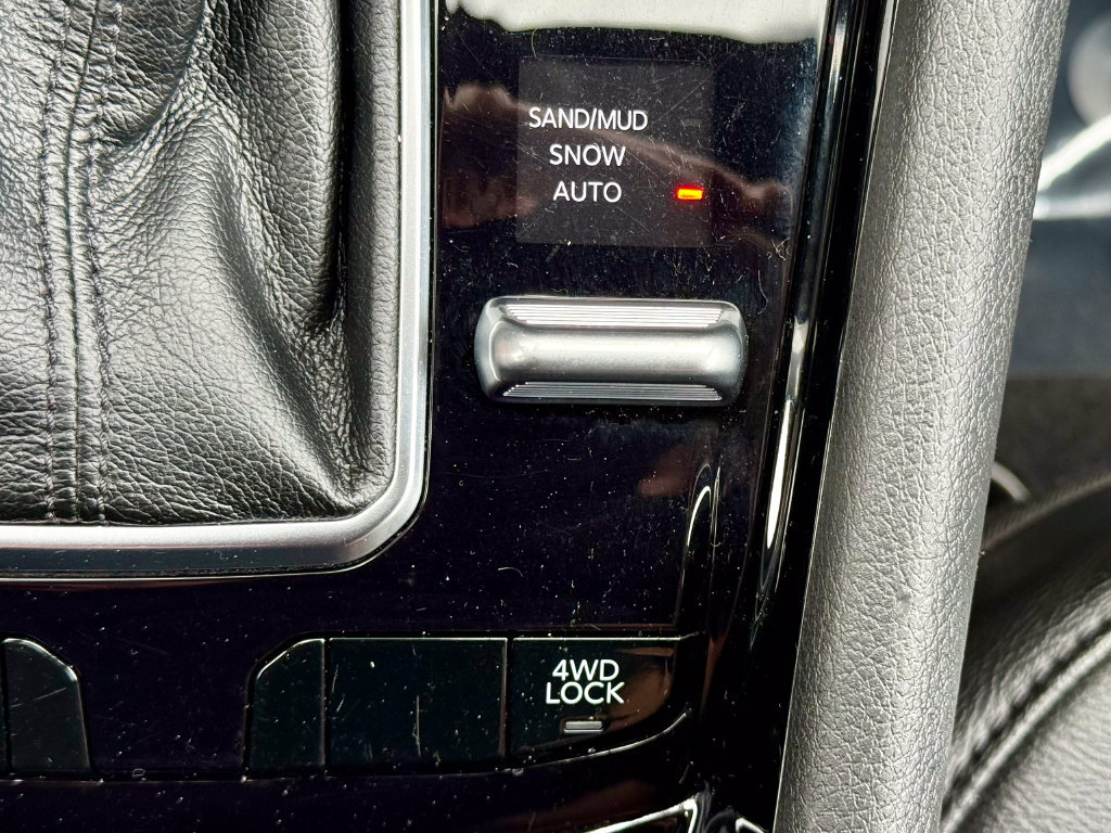 Used 2025 Jeep Compass Limited AWD/4WD image 30