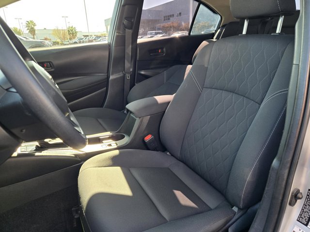 Used 2025 Toyota Corolla LE w/ Convenience Package FWD image 19