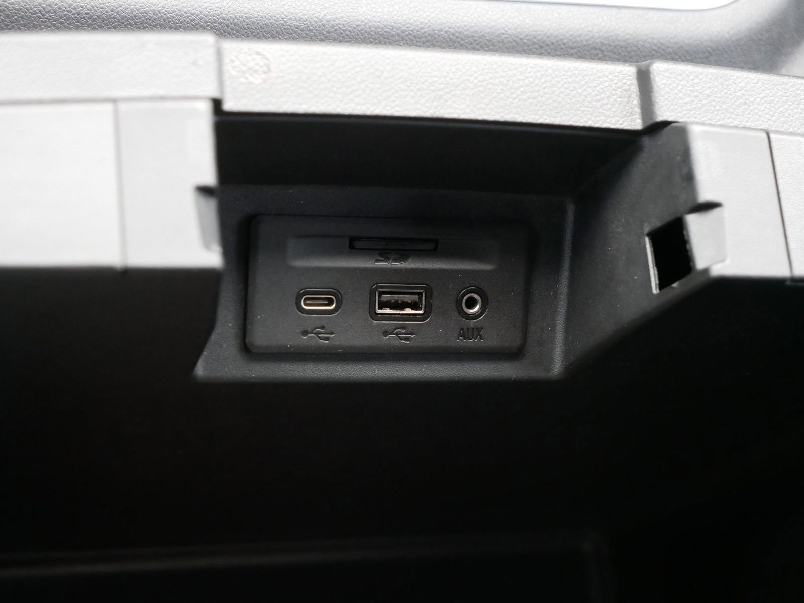 Used 2020 GMC Sierra 1500 SLT w/ SLT Premium Package image 32