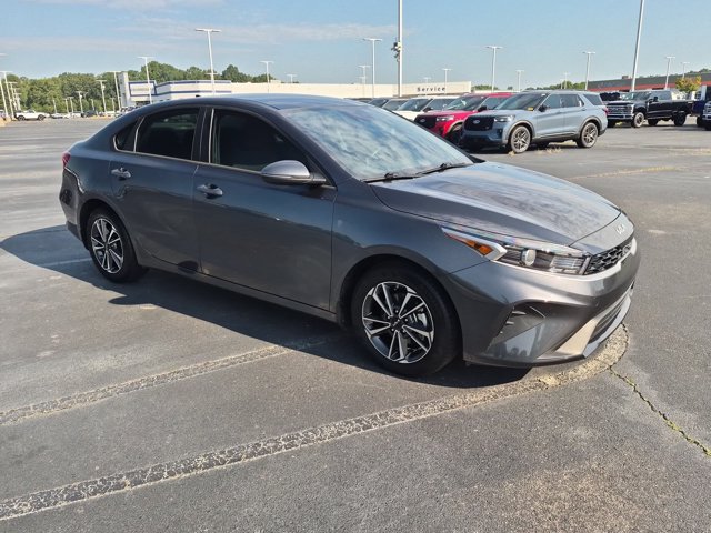Used 2024 Kia Forte LXS w/ LXS Technology Package FWD image 2