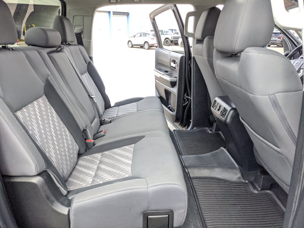 Used 2020 Toyota Tundra SR5 w/ SR5 Upgrade Package AWD/4WD image 19
