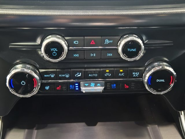 Certified 2025 Ford F150 Platinum w/ FX4 Off-Road Package AWD/4WD image 21