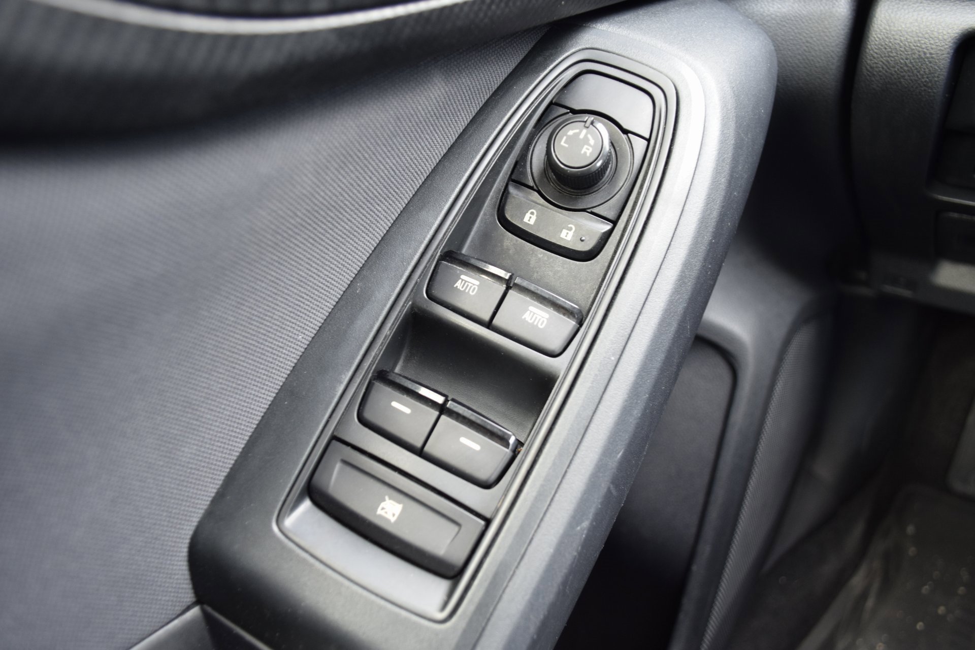 Used 2018 Subaru Crosstrek 2.0i Premium w/ Eyesight System image 16