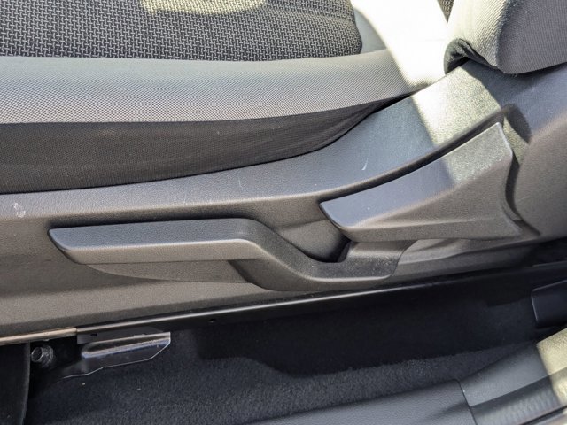 Used 2020 Subaru Crosstrek 2.0i image 18