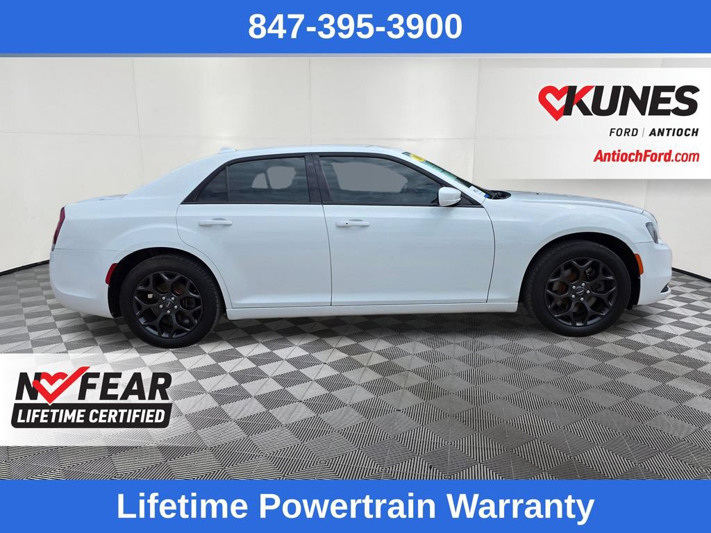 Used 2019 Chrysler 300 S AWD/4WD image 9