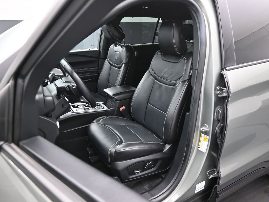 Certified 2020 Ford Explorer ST w/ ST Street Pack image 9