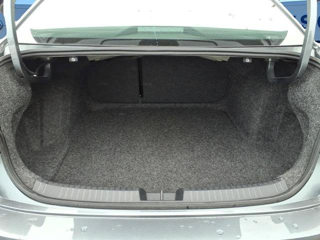 Used 2025 Volkswagen Jetta SE FWD image 14
