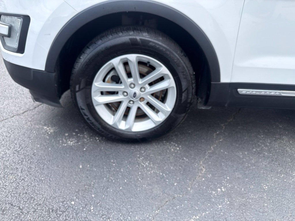 Certified 2017 Ford Explorer XLT FWD image 47