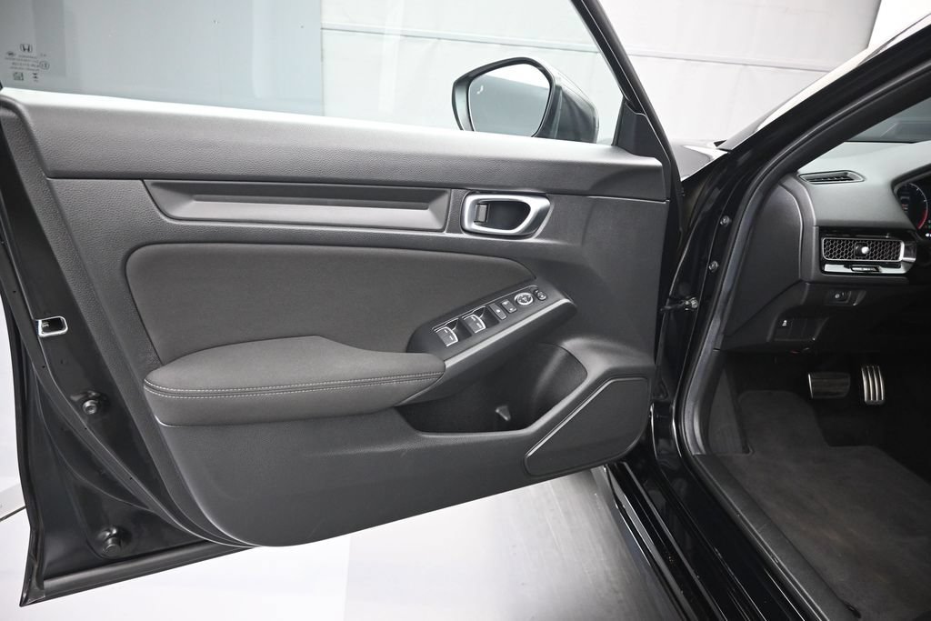 Used 2025 Honda Civic Sport image 13