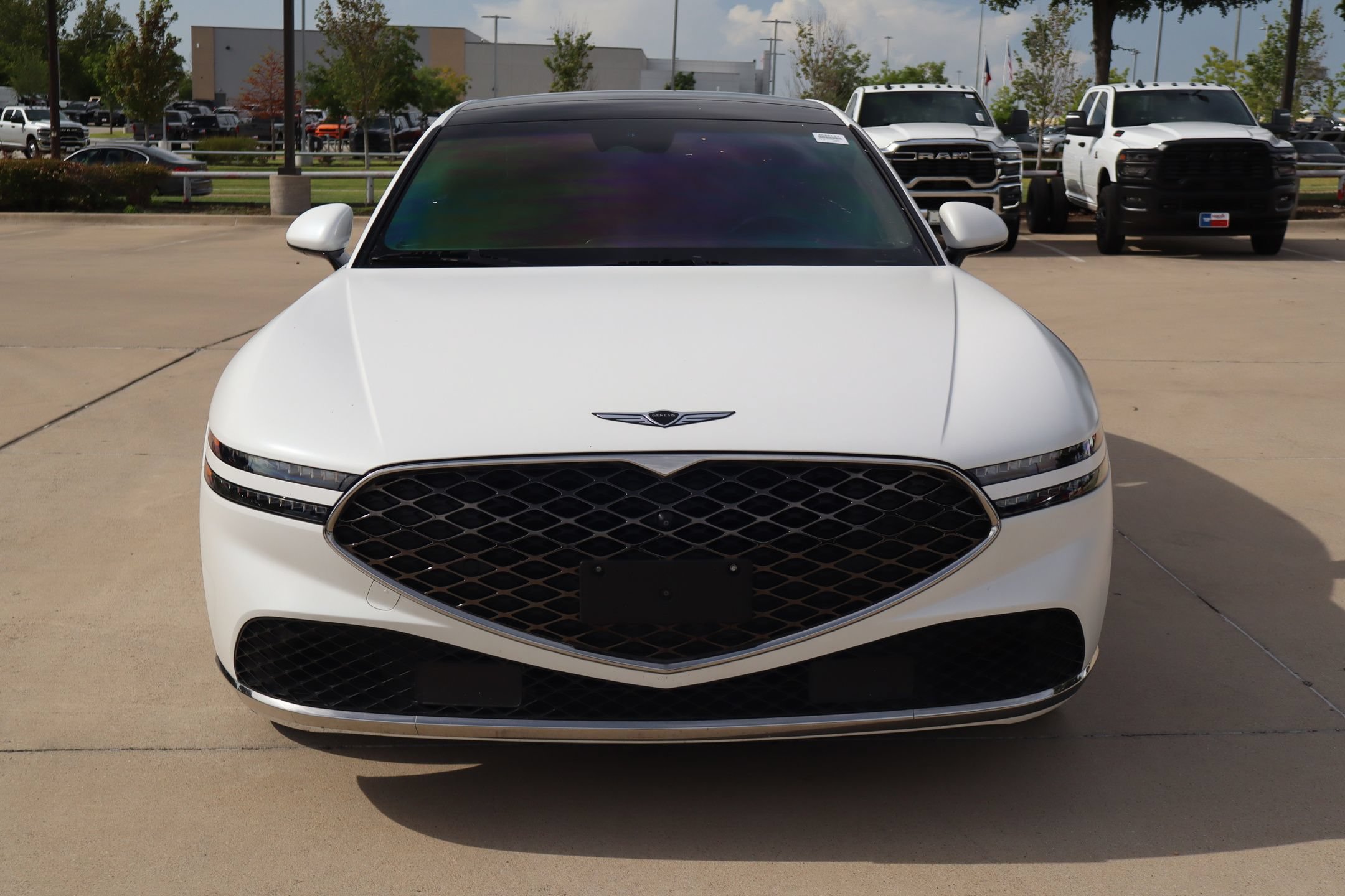 Used 2023 Genesis G90 3.5T AWD/4WD image 9