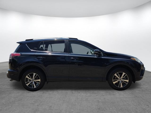 Used 2018 Toyota RAV4 XLE FWD image 3