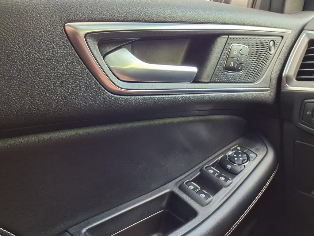 Certified 2023 Ford Edge ST AWD/4WD image 19