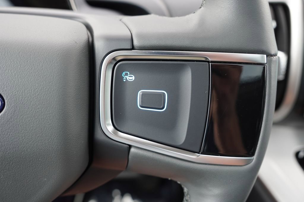 Certified 2025 Ford Expedition Active AWD/4WD image 38