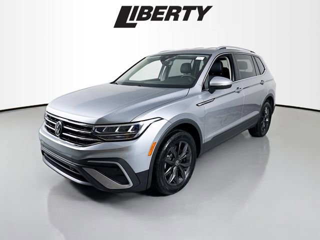 Used 2022 Volkswagen Tiguan SE image 1