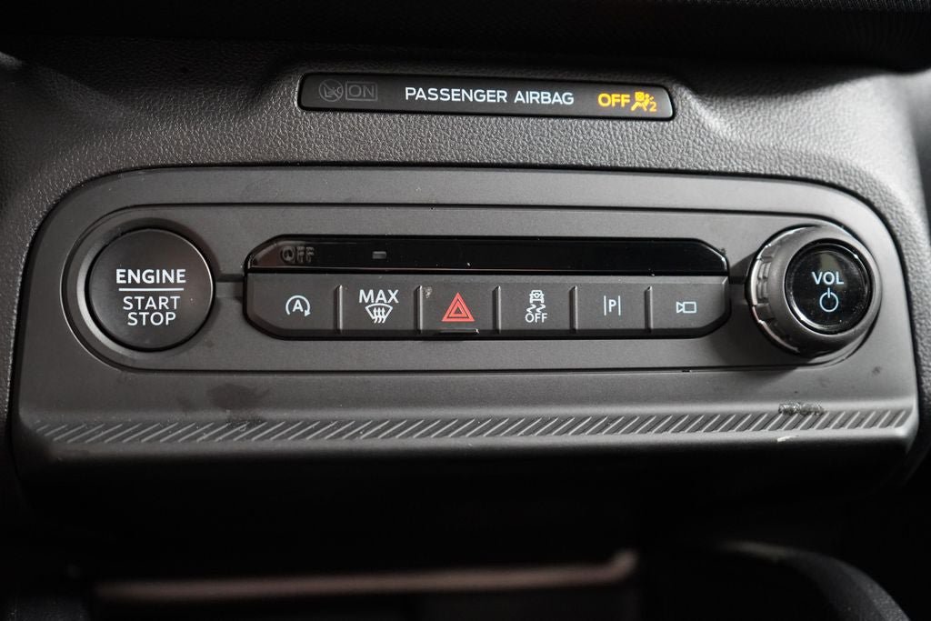 Certified 2025 Ford Bronco Sport Outer Banks w/ Outer Banks Tech Package+ AWD/4WD image 37