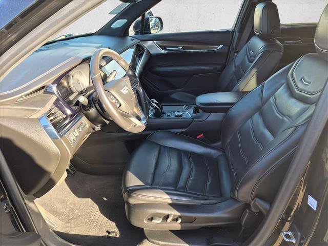 Used 2021 Cadillac XT6 Premium Luxury w/ Platinum Package AWD/4WD image 16