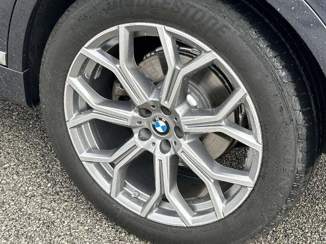 Used 2021 BMW X7 xDrive40i w/ Premium Package AWD/4WD image 12