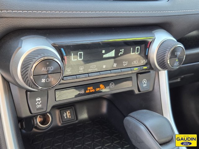 Used 2025 Toyota RAV4 XLE AWD/4WD image 23