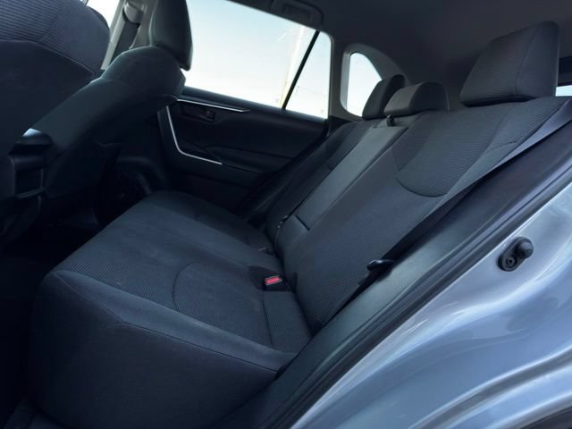 Used 2019 Toyota RAV4 LE w/ Carpet Mat Package AWD/4WD image 7