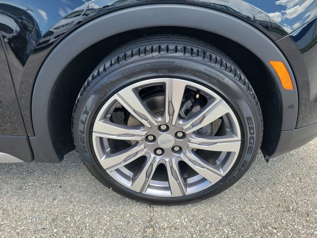 Used 2022 Cadillac XT4 Premium Luxury w/ Enhanced Visibility Package FWD image 14