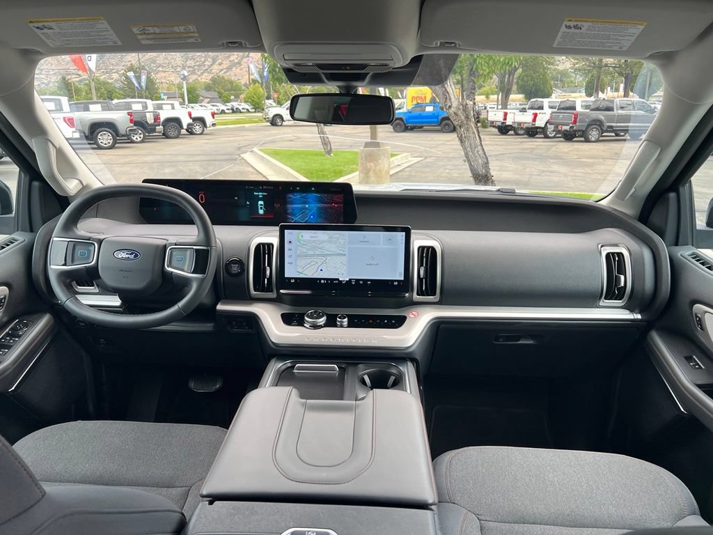 Certified 2025 Ford Expedition Platinum AWD/4WD image 23