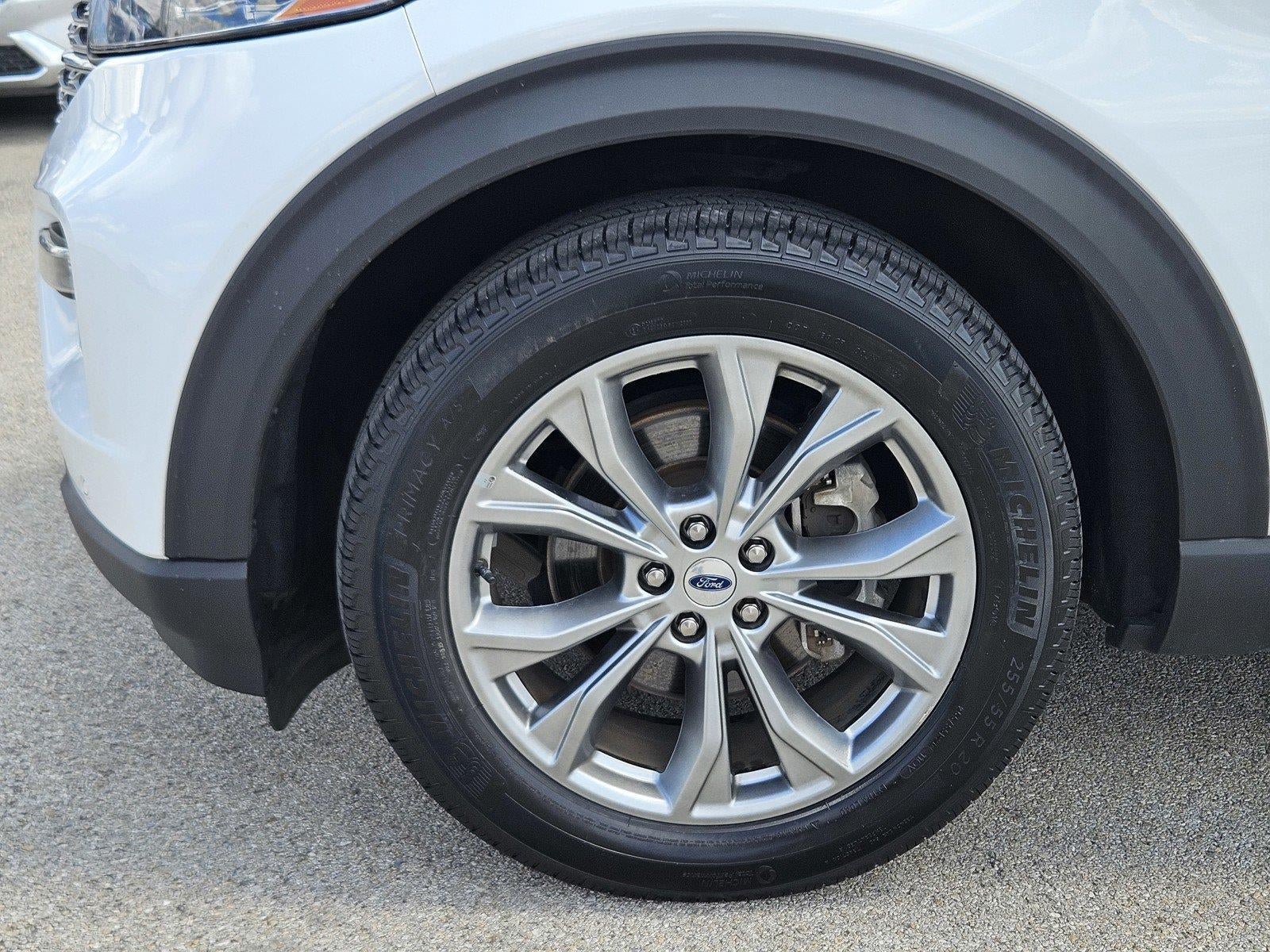 Certified 2023 Ford Explorer Limited RWD image 9