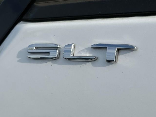 Used 2023 GMC Terrain SLT w/ Tech Package FWD image 5