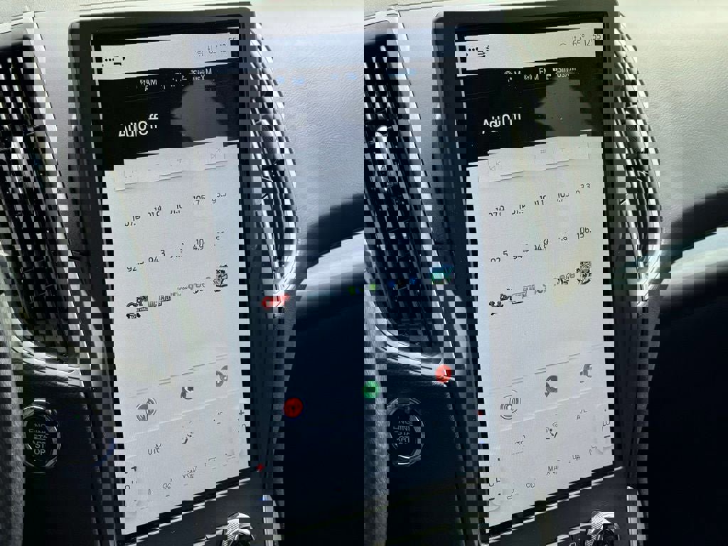 Certified 2023 Ford Edge SEL image 19