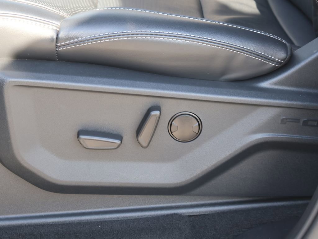 Certified 2025 Ford Expedition Platinum image 25