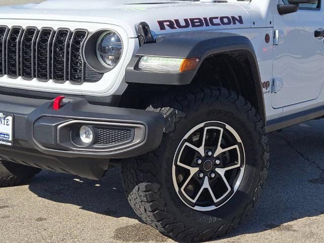 Used 2024 Jeep Wrangler Unlimited Rubicon AWD/4WD image 3