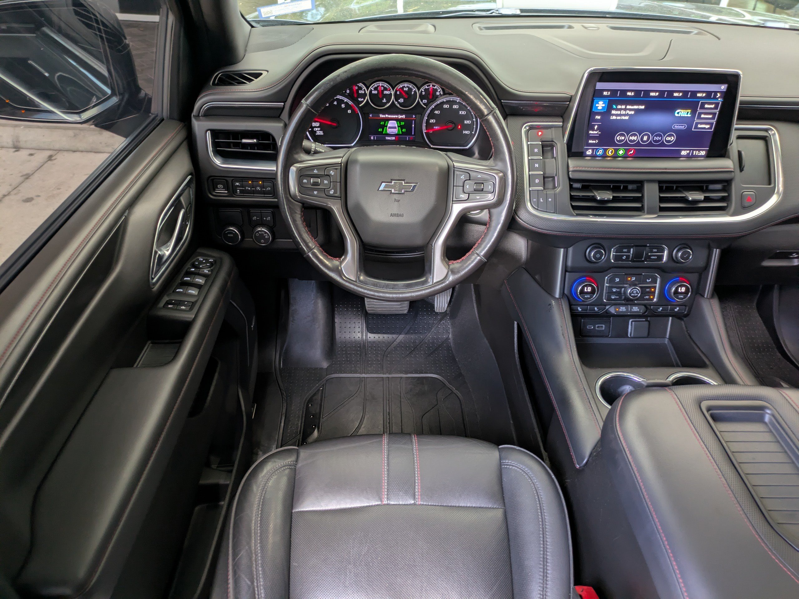 Used 2021 Chevrolet Tahoe RST w/ Luxury Package RWD image 17