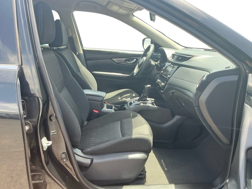 Used 2018 Nissan Rogue SV FWD image 22