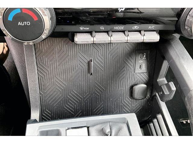 Used 2025 Toyota Tacoma TRD Off-Road AWD/4WD image 15