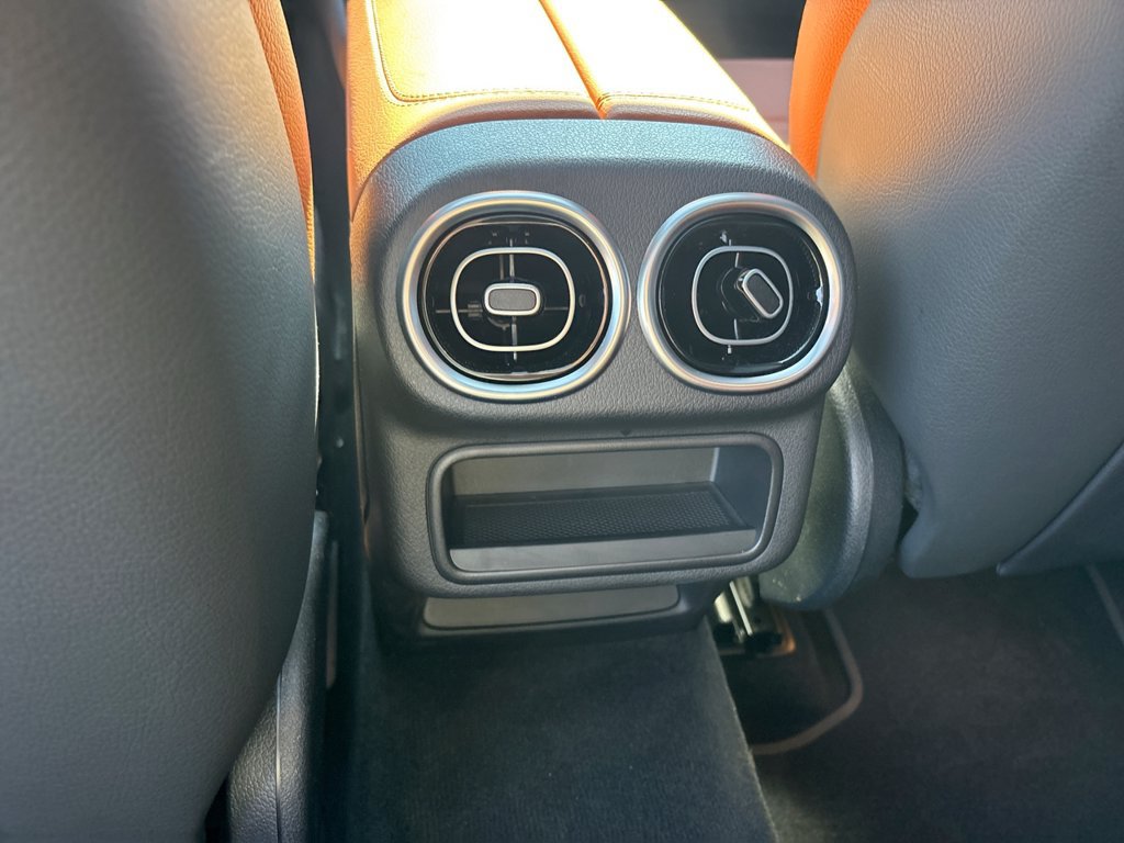 Used 2025 Mercedes-Benz GLC 300 image 20