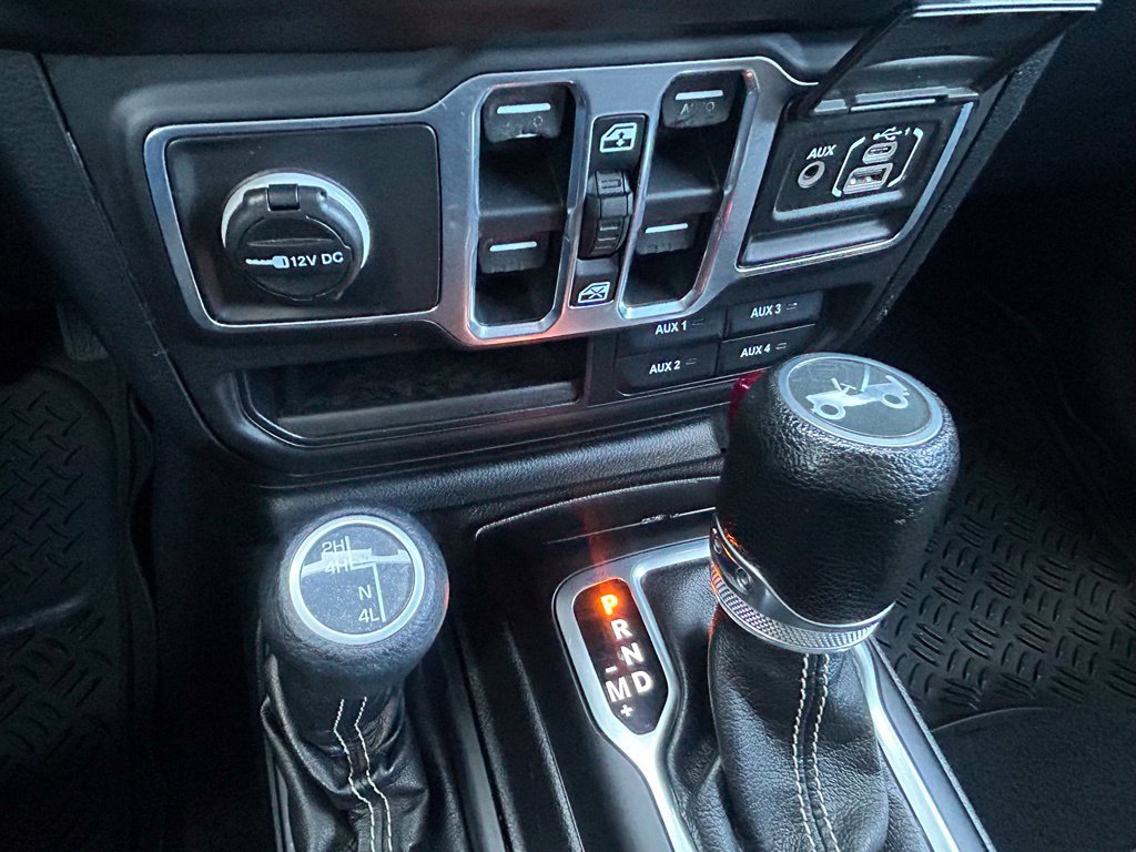 Used 2018 Jeep Wrangler Unlimited Sahara AWD/4WD image 24