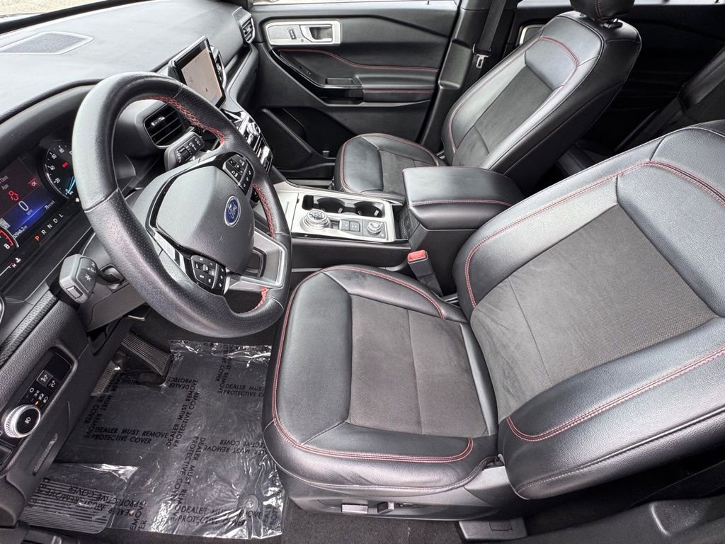 Certified 2023 Ford Explorer ST-Line w/ Class IV Trailer Tow Package image 17