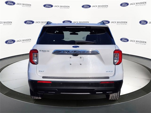 Certified 2022 Ford Explorer XLT image 3