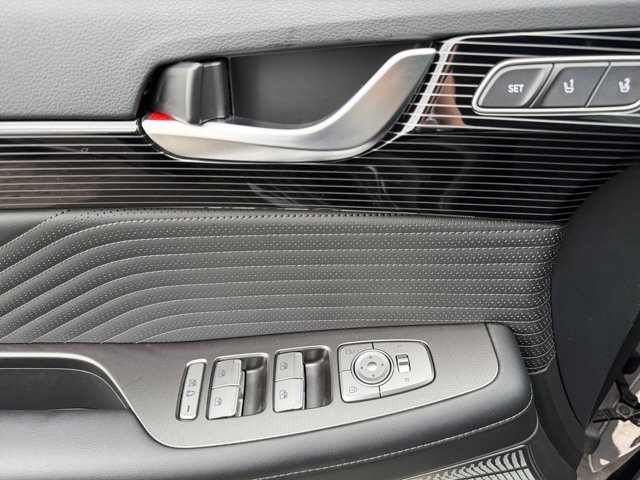 Used 2025 Hyundai Palisade Calligraphy AWD/4WD image 14